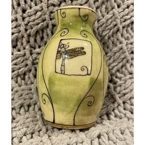 Cute Small Vase w/Dragonflies
